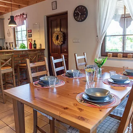 펜션 Rajski Nad Jeziorem Radacz 보르네 술리노보