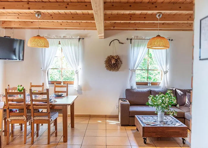 Rajski Nad Jeziorem Radacz Casa de Férias